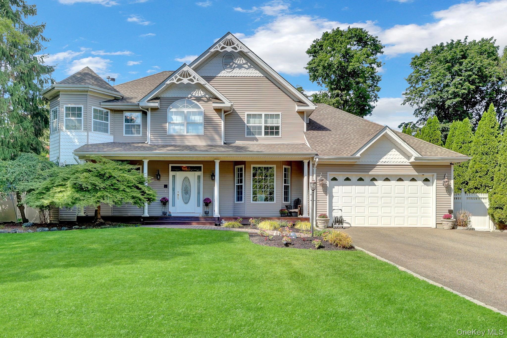 6 Patricks Way, Saint James NY 11780