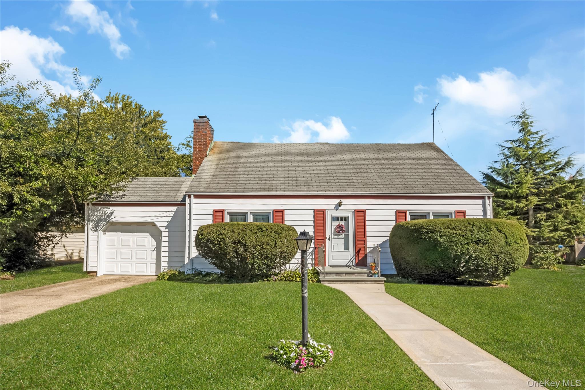 26 Dawes Avenue, Amity Harbor NY 11701