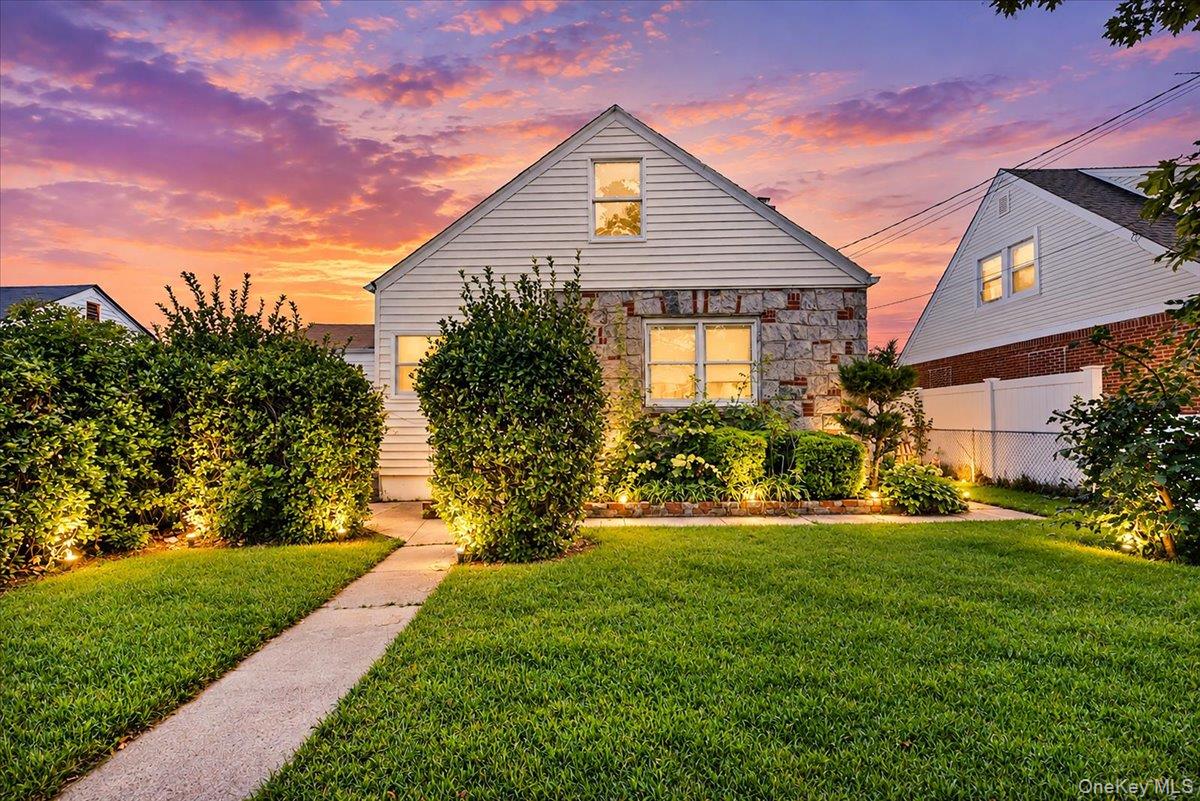 403 Oak Street, Copiague NY 11726