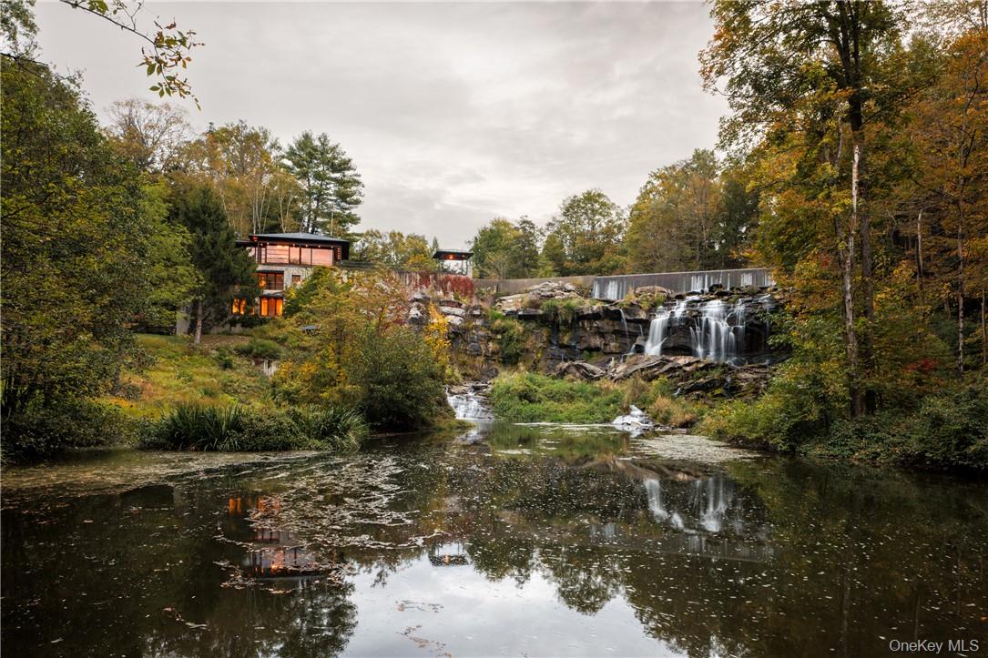215 Mill Road, Rhinebeck NY 12572