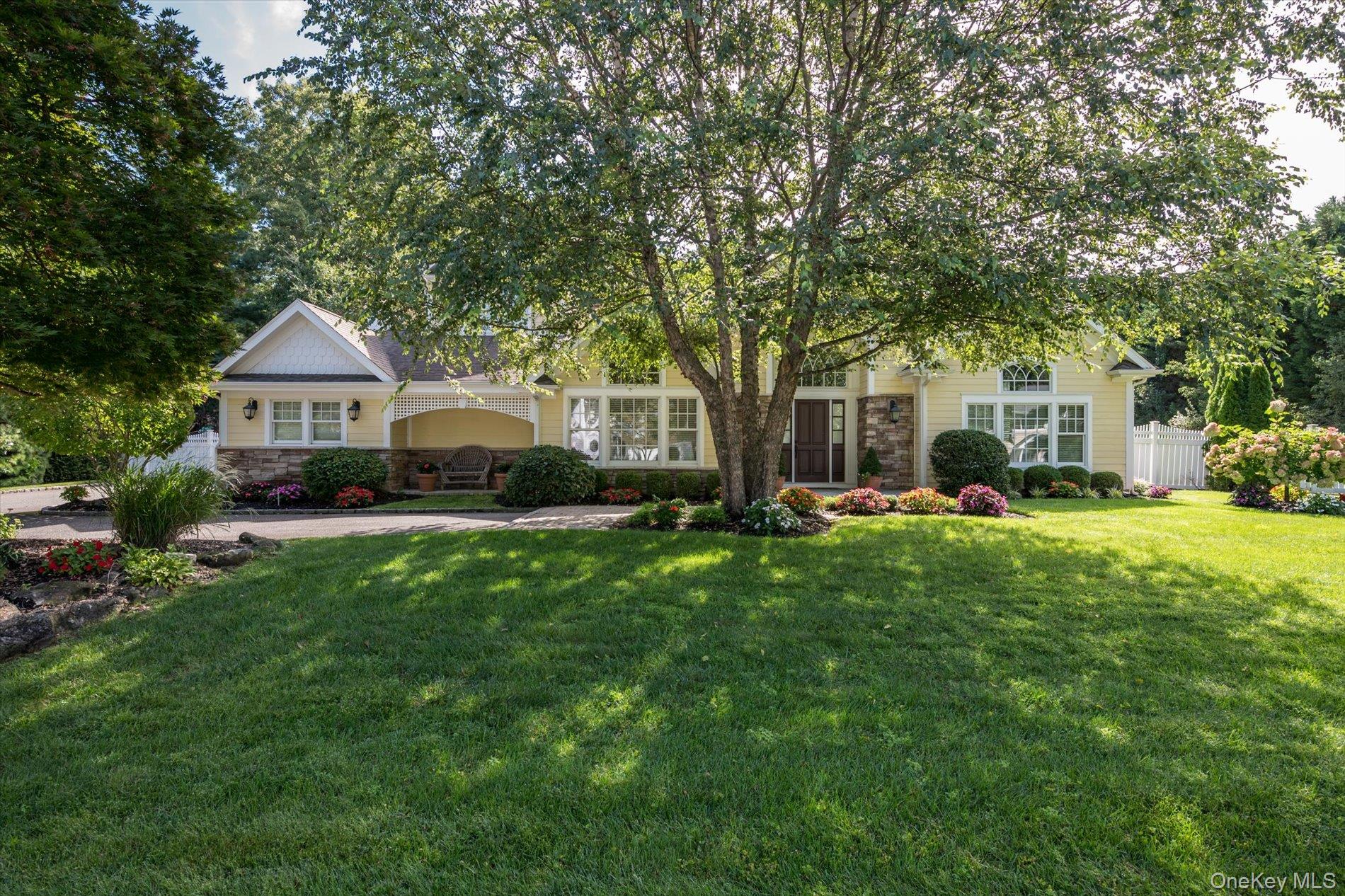 6 Maize Court, Melville NY 11747