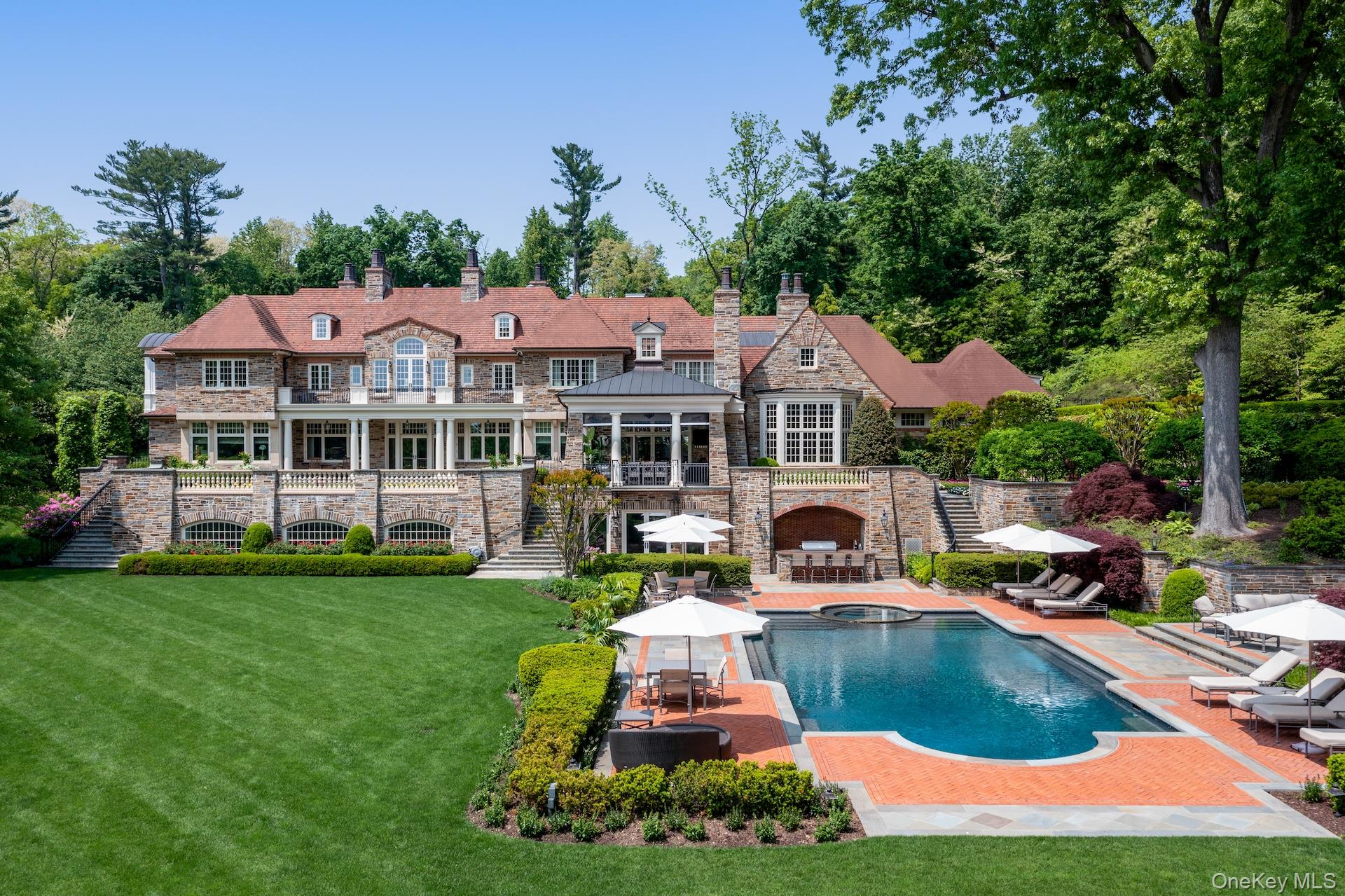 6 Spring Hill Lane, Old Westbury NY 11568