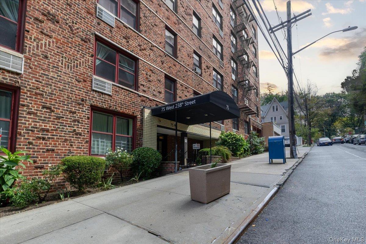 75 W 238th Street Unit 2D, Bronx NY 10463