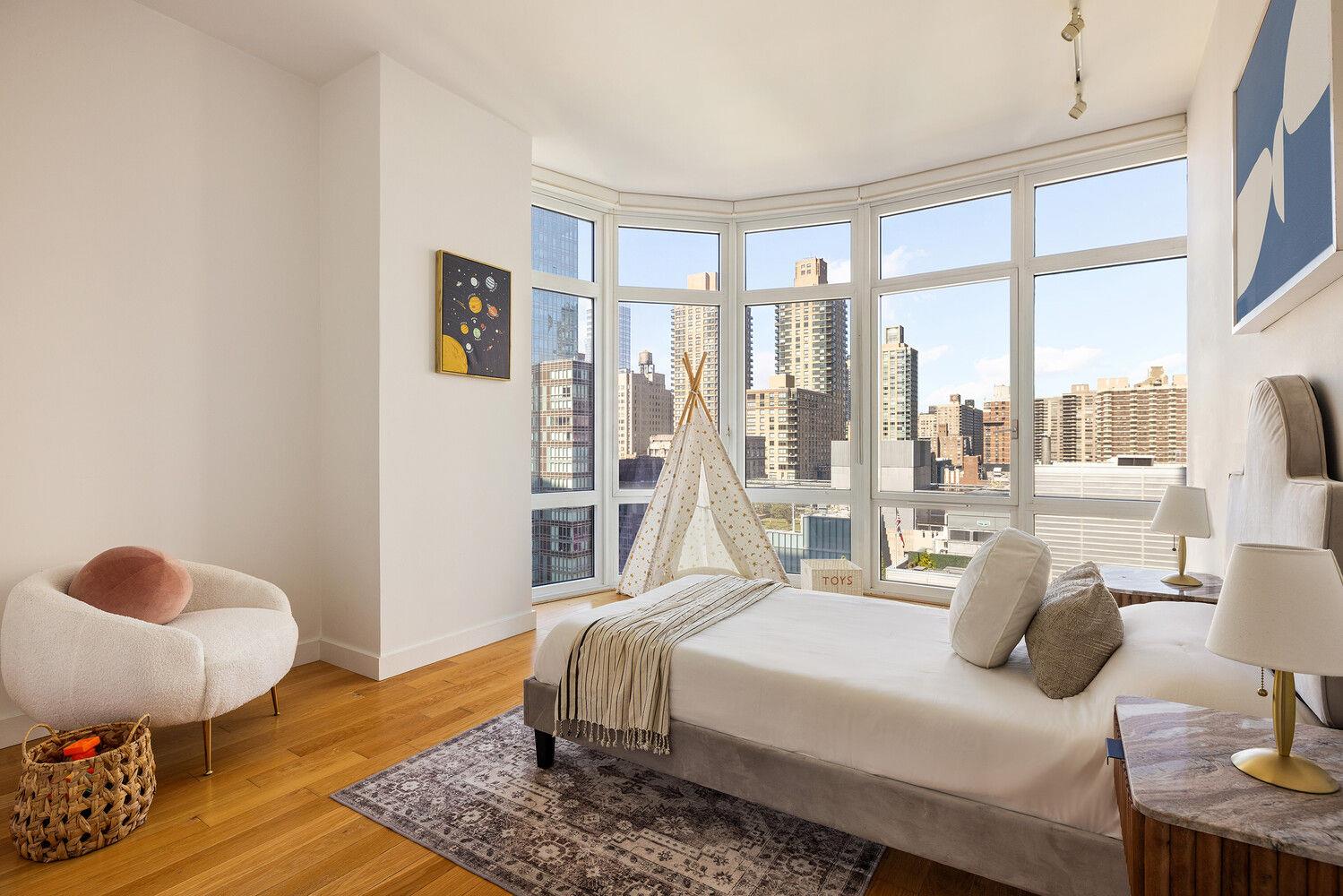 555 W 59TH Street Unit 17B, Manhattan NY 10019
