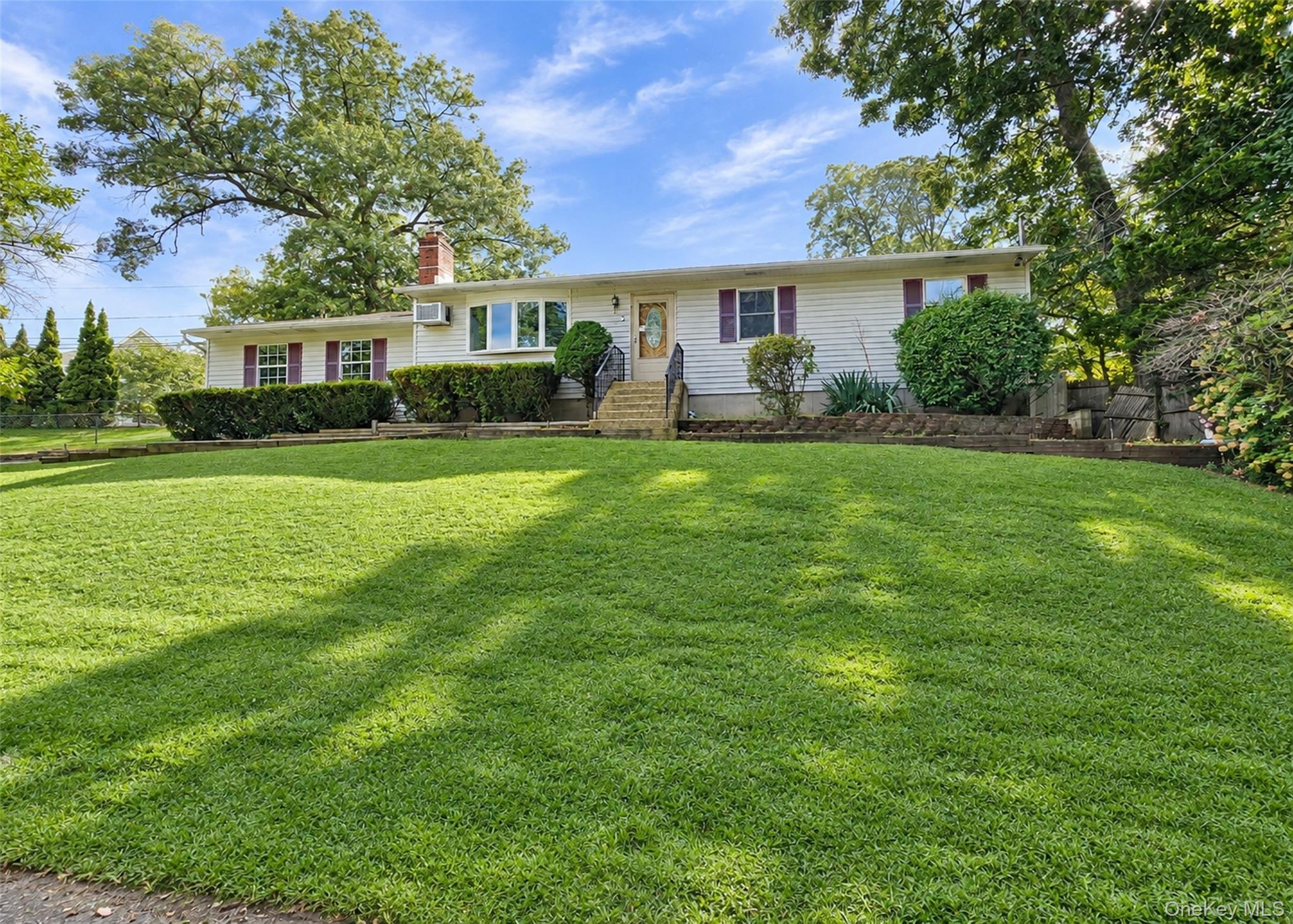 2 Renwick Road, Ronkonkoma NY 11779