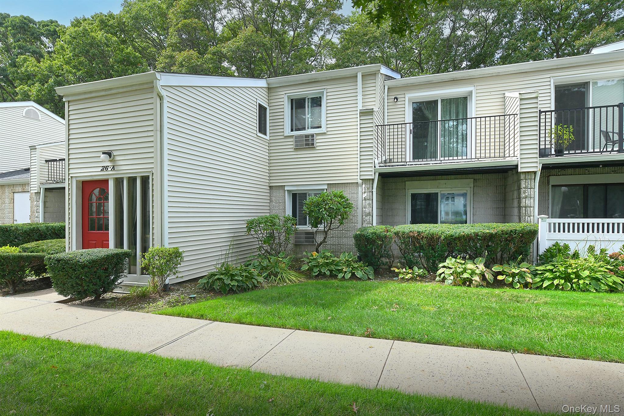 26 Richmond Boulevard Unit 2A, Ronkonkoma NY 11779