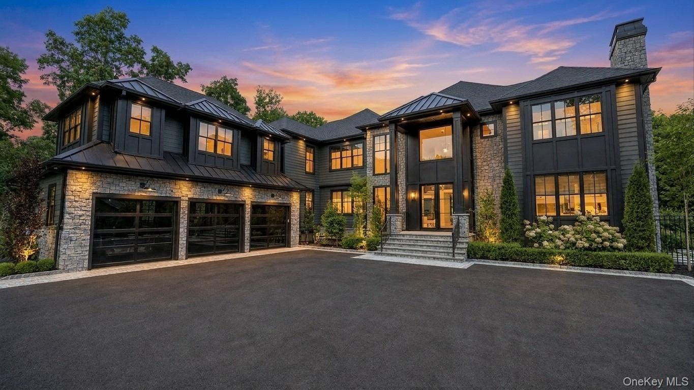 13 Sleepy Hollow Lane, Dix Hills NY 11746