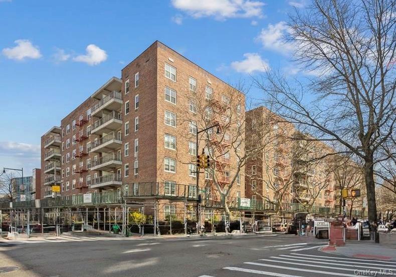142-05 Roosevelt Avenue Unit 517, Flushing NY 11354