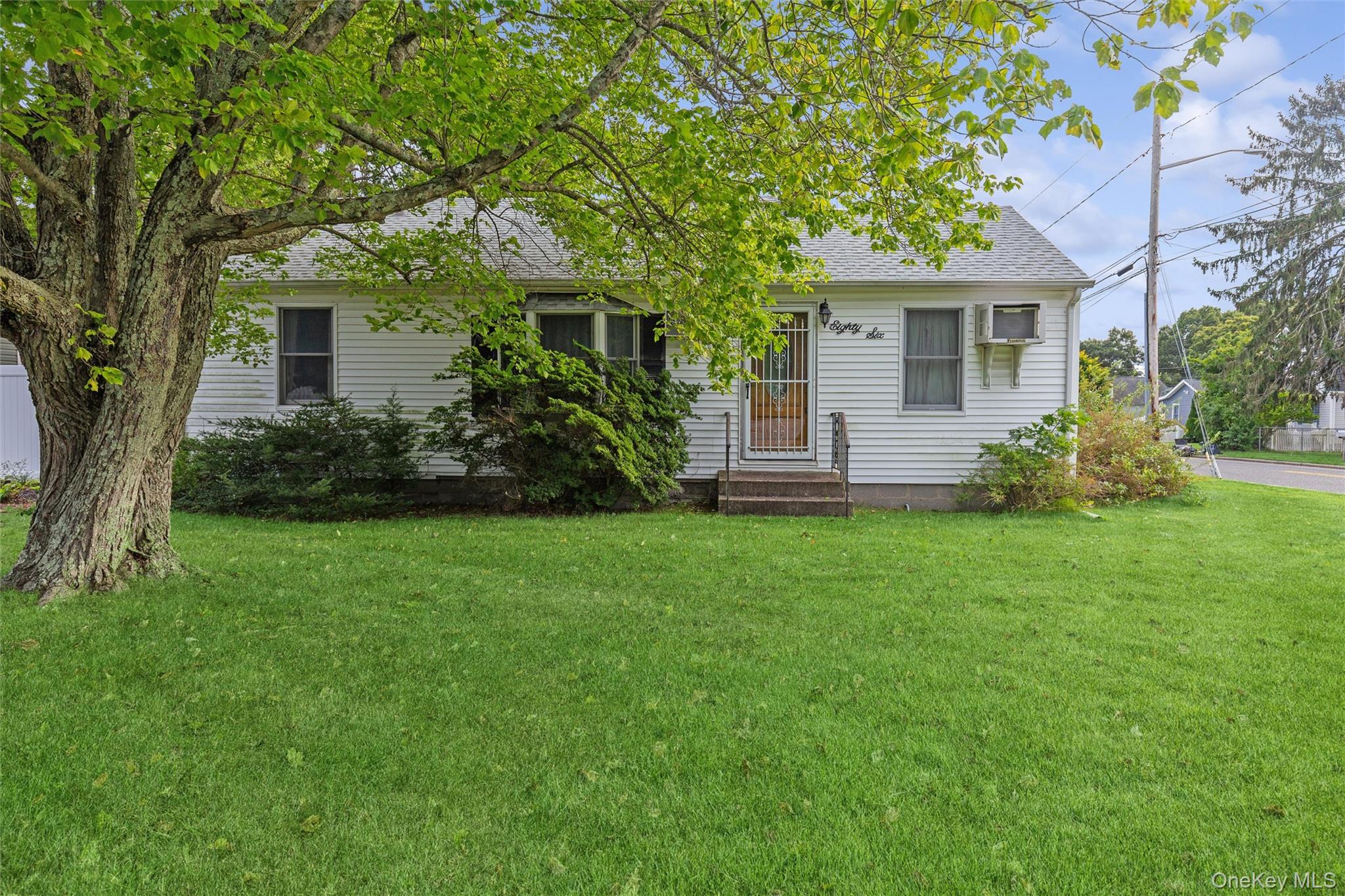 86 Log Road, Patchogue NY 11772