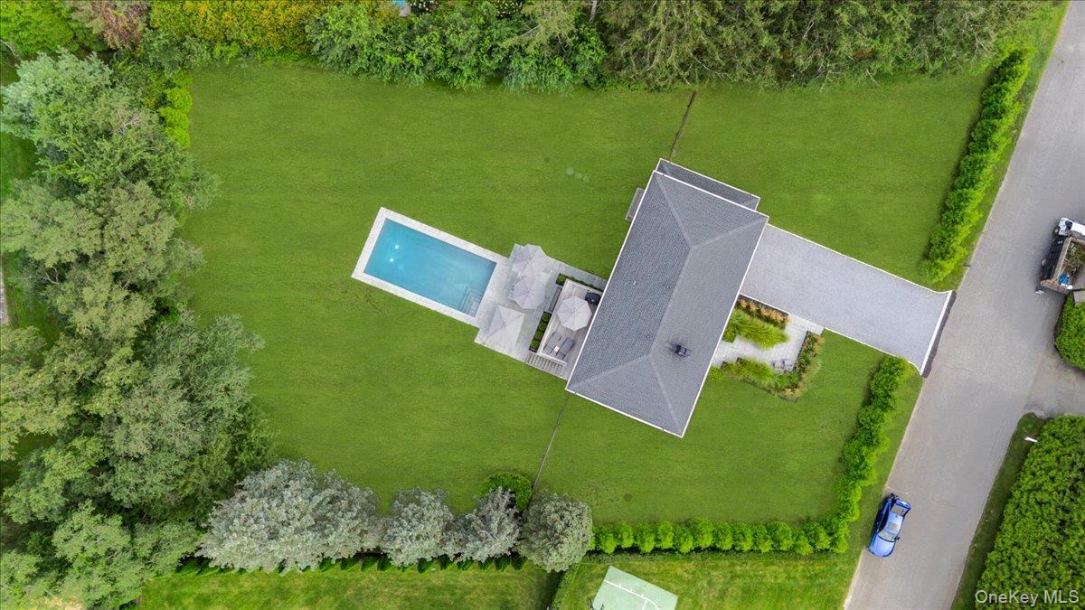 40 Knollwood Drive, Southampton NY 11968
