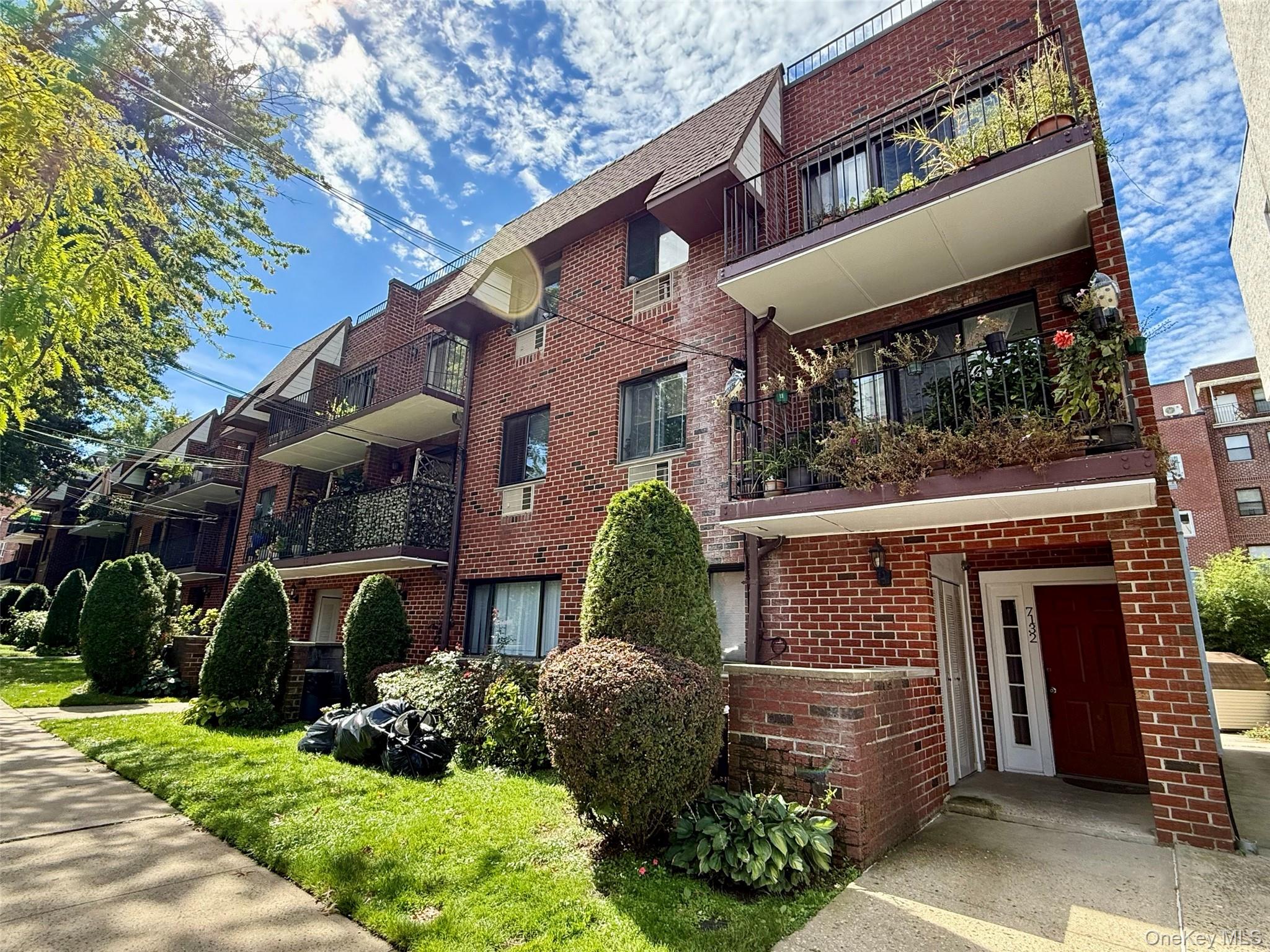 71-32 163rd Street Unit 1, Fresh Meadows NY 11365