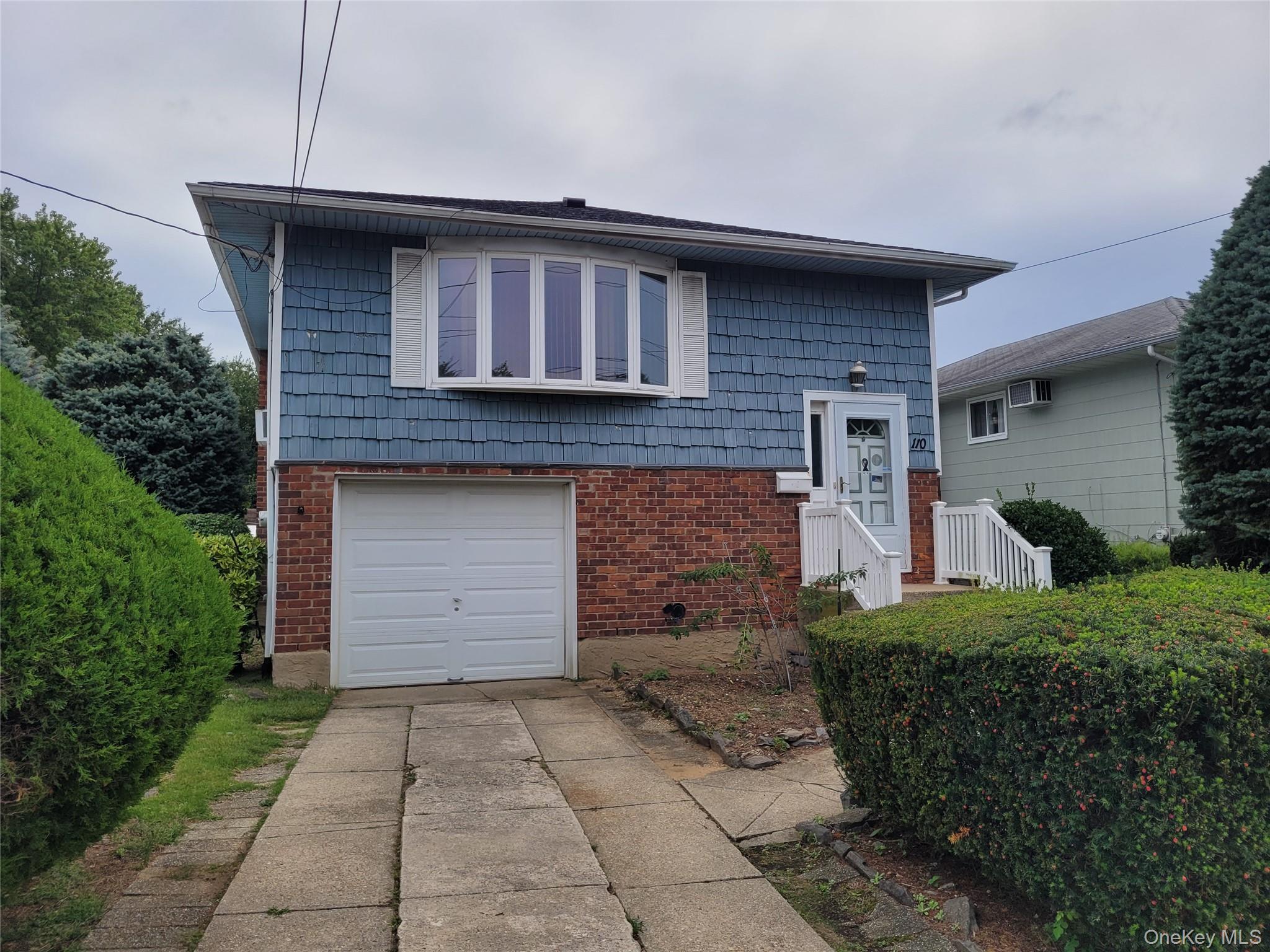 110 Crest Avenue, Elmont NY 11003