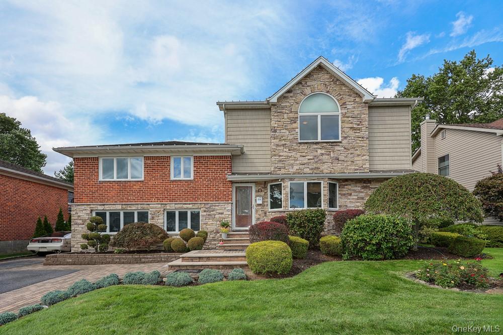 21 Kathleen Drive E, Syosset NY 11791
