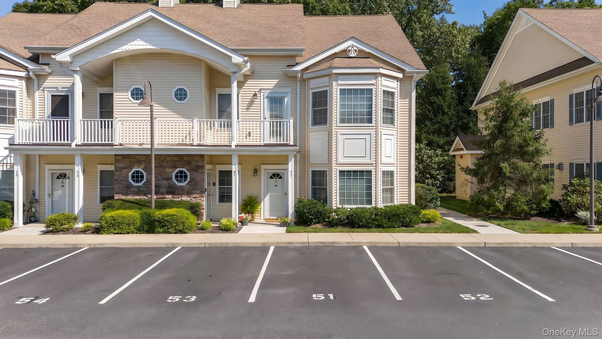 53 Autumn Drive, Plainview NY 11803