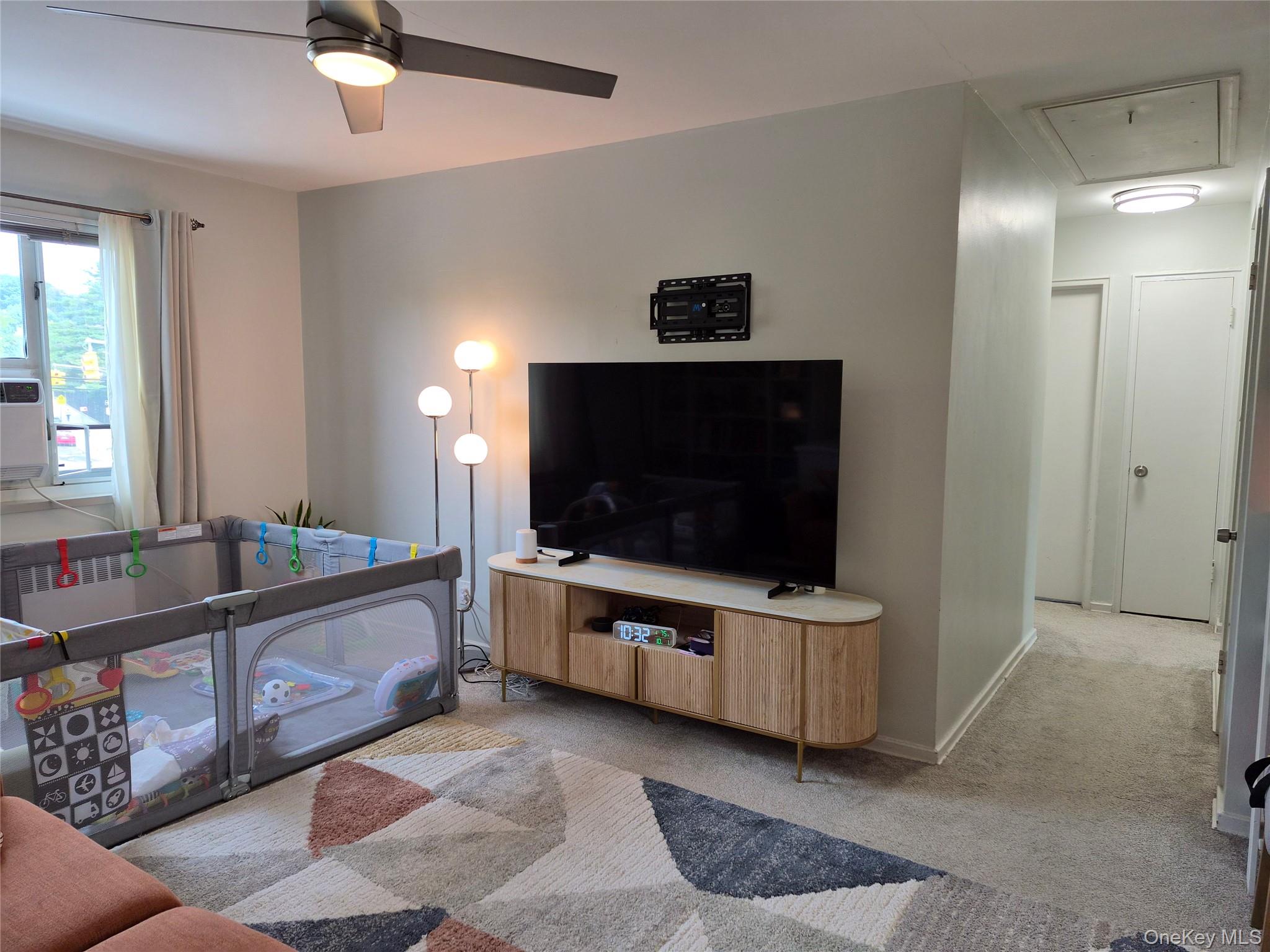 227-08 Hillside Avenue Unit Upper, Queens Village NY 11427