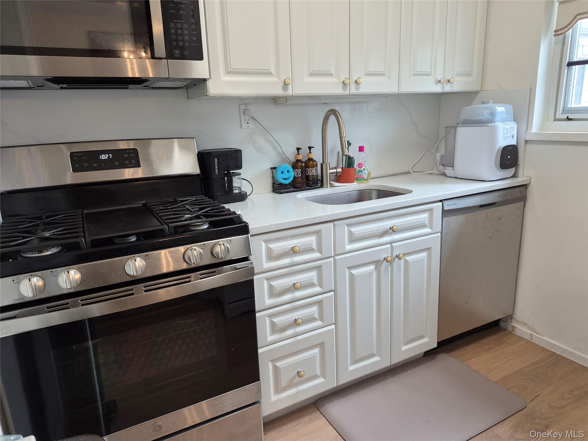 227-08 Hillside Avenue Unit Upper, Queens Village NY 11427