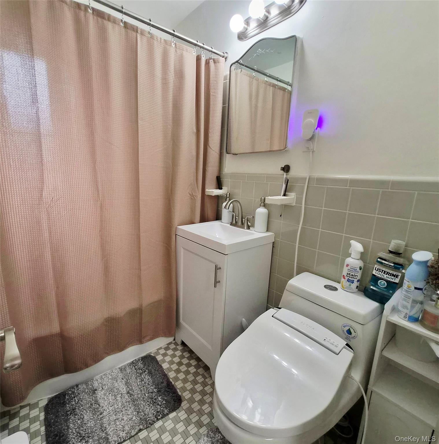 227-08 Hillside Avenue Unit Upper, Queens Village NY 11427