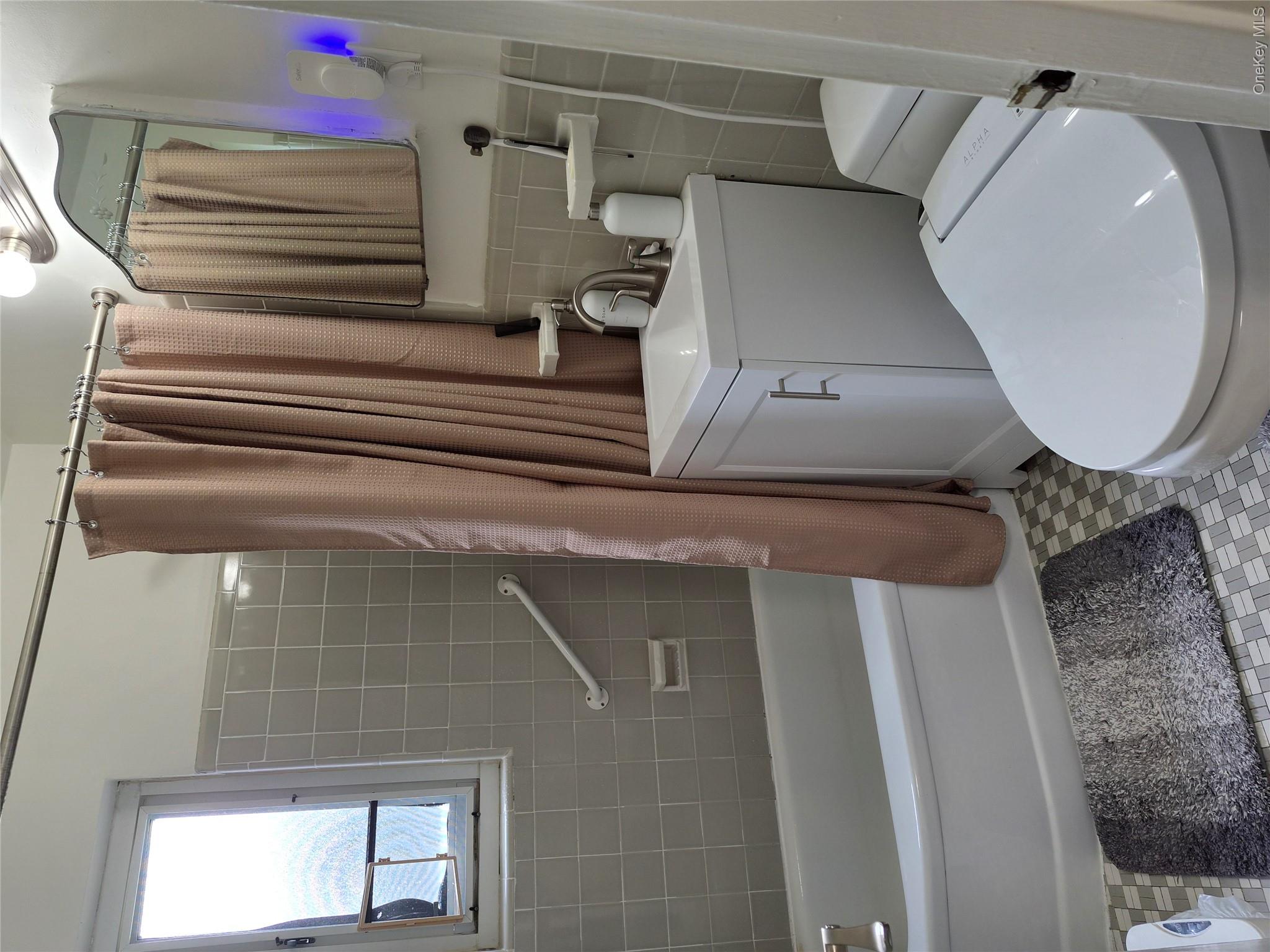 227-08 Hillside Avenue Unit Upper, Queens Village NY 11427