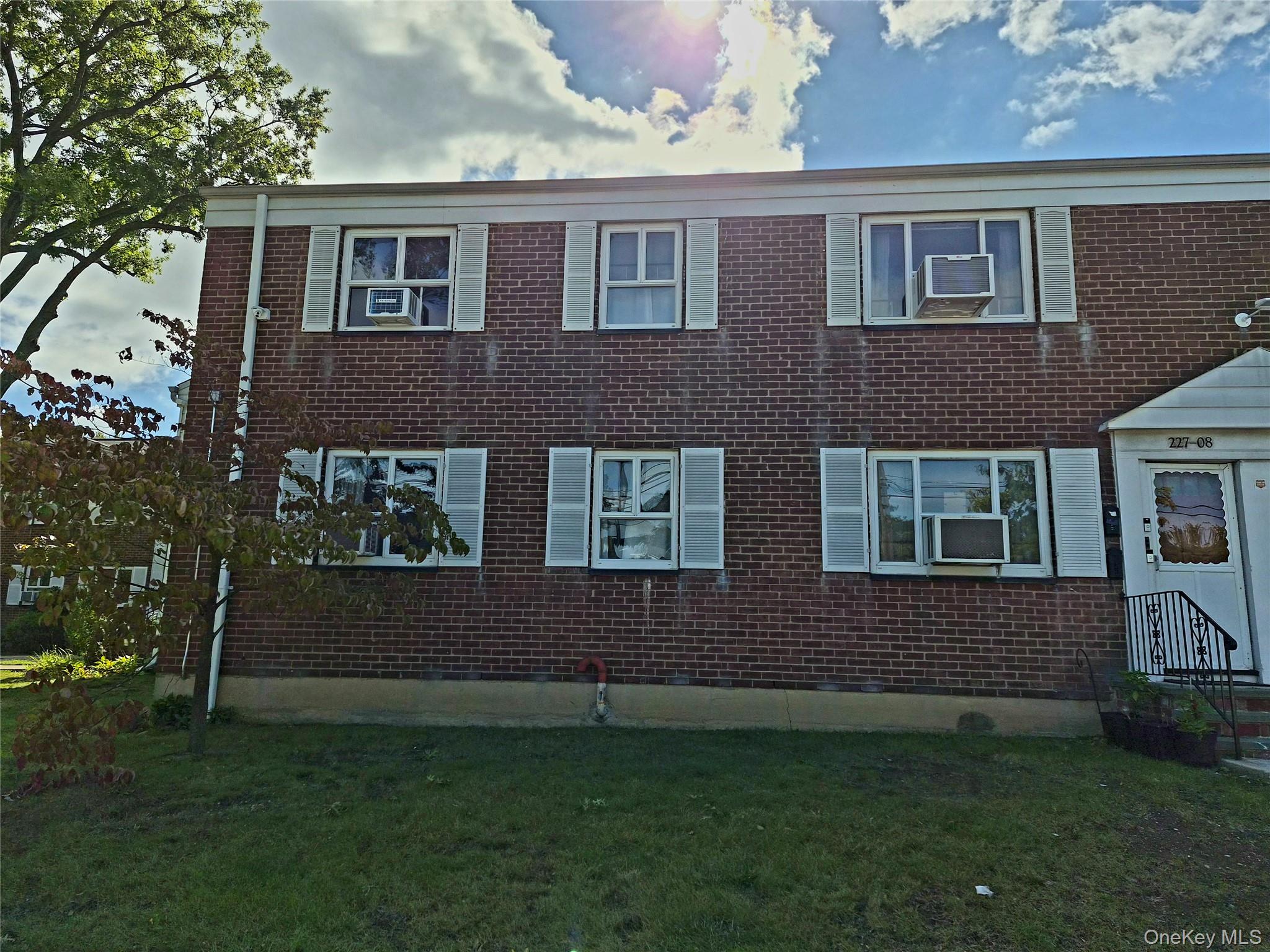 227-08 Hillside Avenue Unit Upper, Queens Village NY 11427