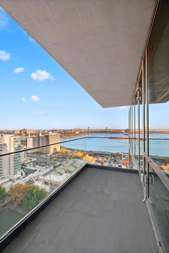 302 E 96TH Street Unit PENTHOUSE, Manhattan NY 10128