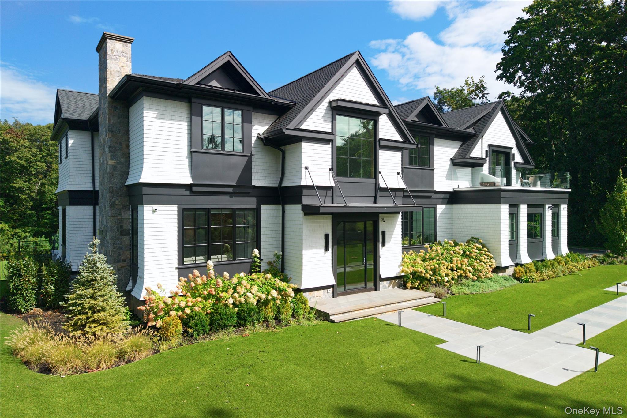 95 Spruce Street, Roslyn Harbor NY 11576