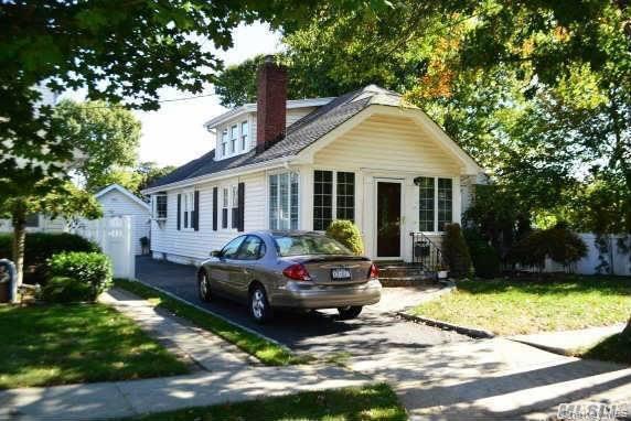 18 yale Place, Lynbrook NY 11563