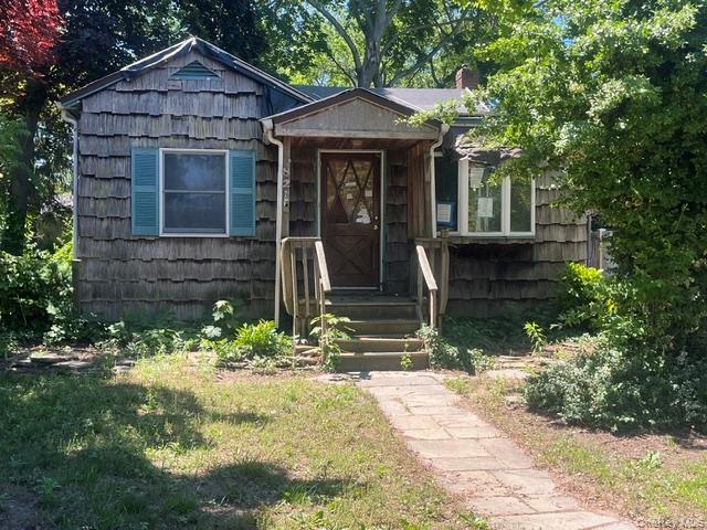 82 4th Street, Lake Ronkonkoma NY 11779