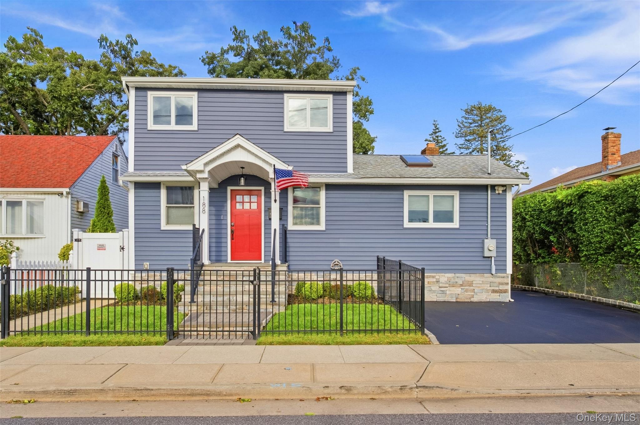 188 S Strong Avenue, Lindenhurst NY 11757