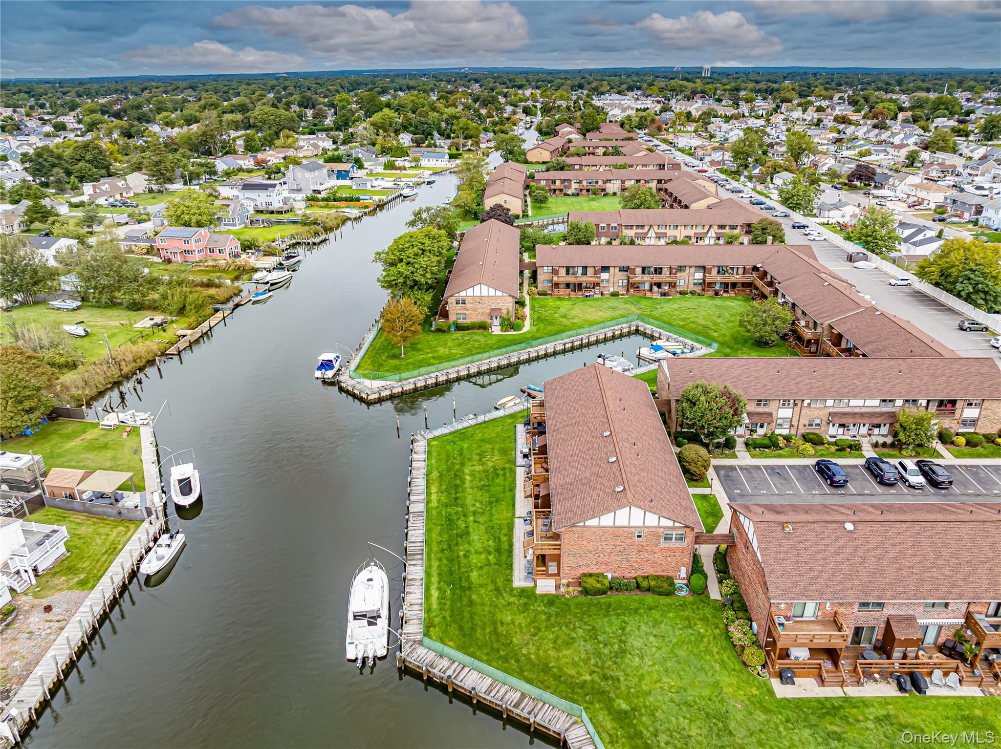 337 Mariners Way Unit 337, Copiague NY 11726
