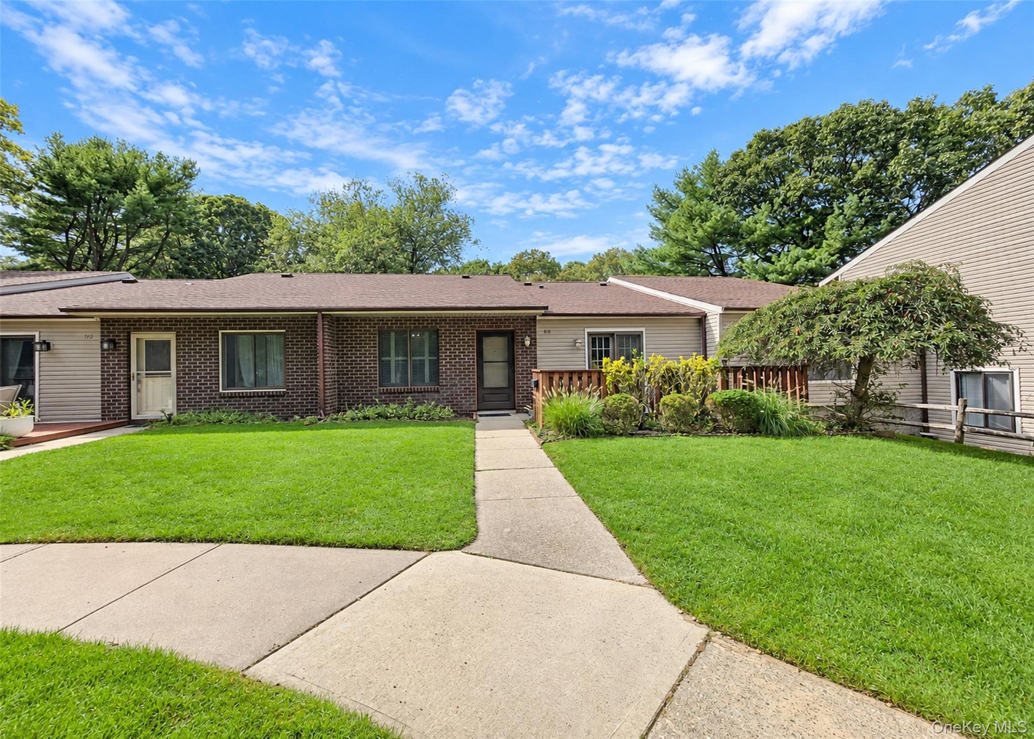 810 Woodland Court, Coram NY 11727