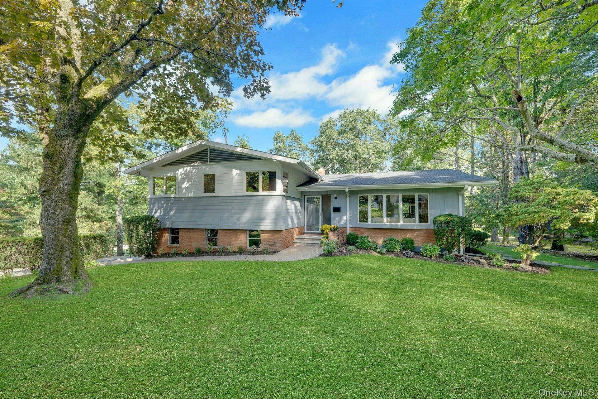 1 Leone Close, Scarsdale NY 10583
