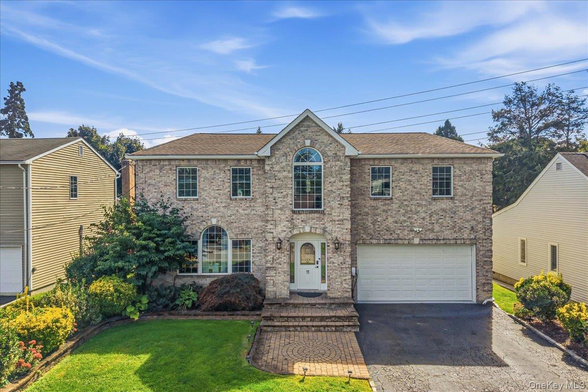 11 2nd Street, Glenwood Landing NY 11547