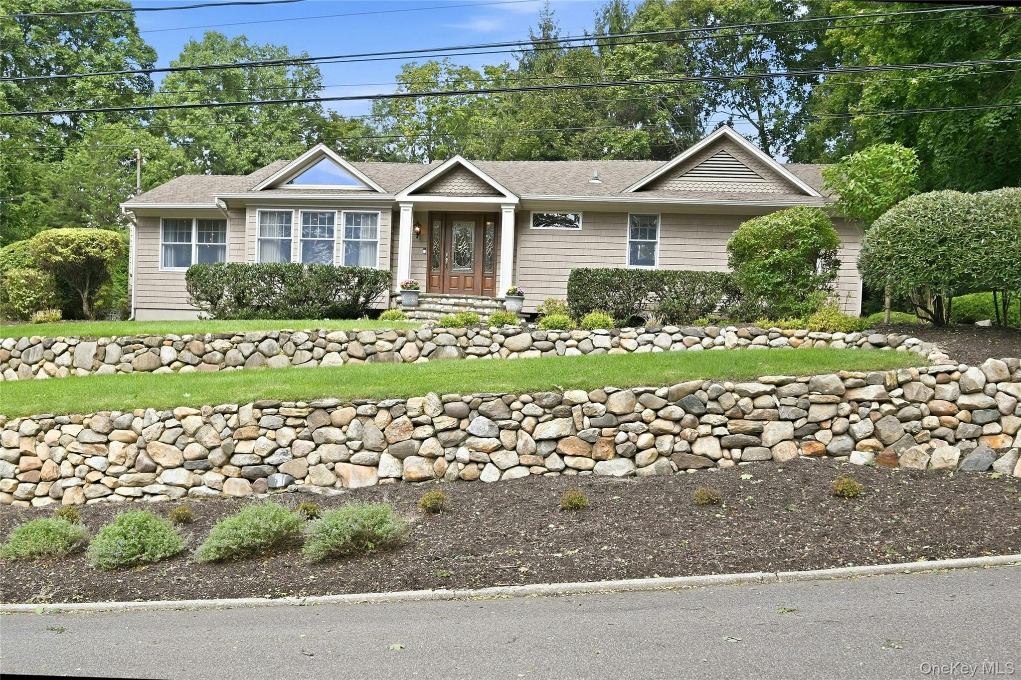 5 Hillsview Road, Stony Brook NY 11790