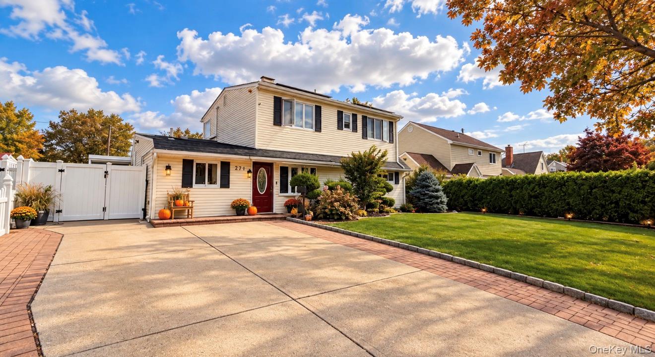 271 Twin Lane E, Wantagh NY 11793
