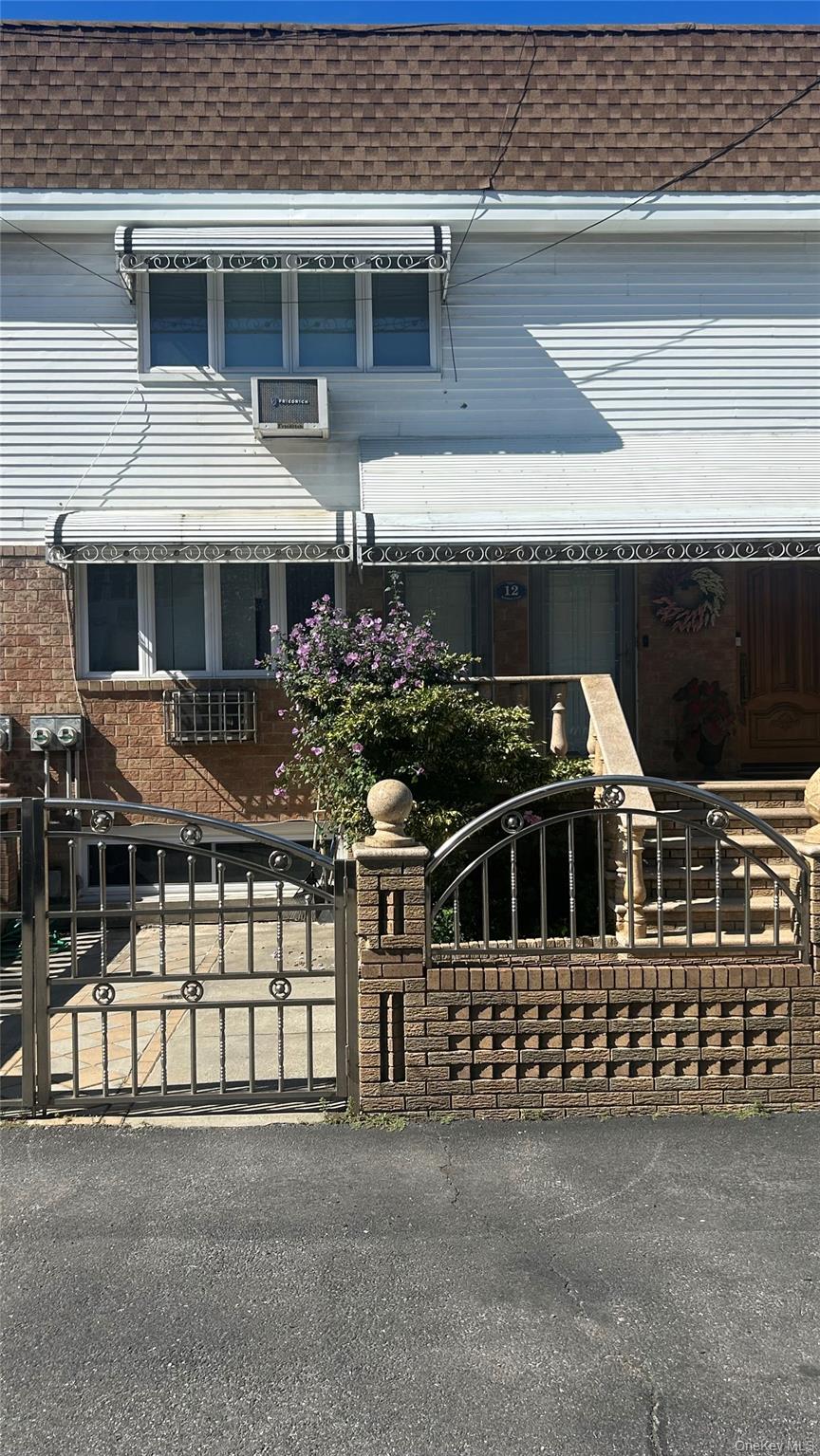 12 McKibbin Court, Brooklyn NY 11206