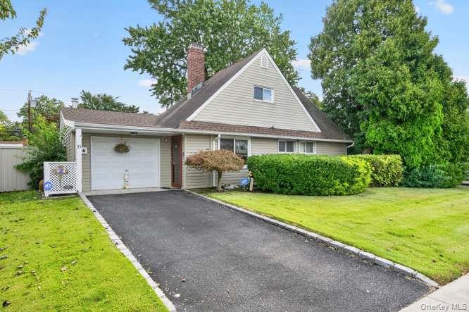 35 Hedge Lane, Westbury NY 11590