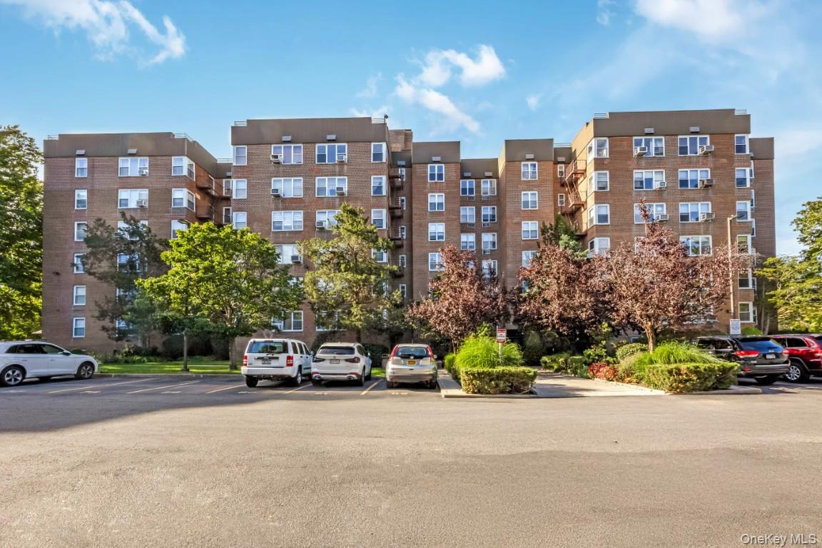 18-40 211th Street Unit 4A, Bayside NY 11360