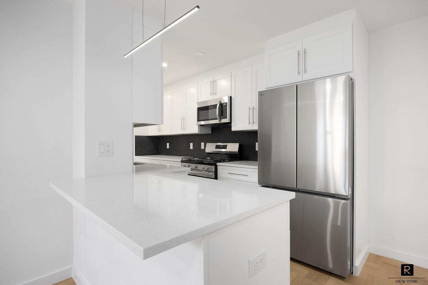 477 FDR Drive Unit M-1602, Manhattan NY 10002