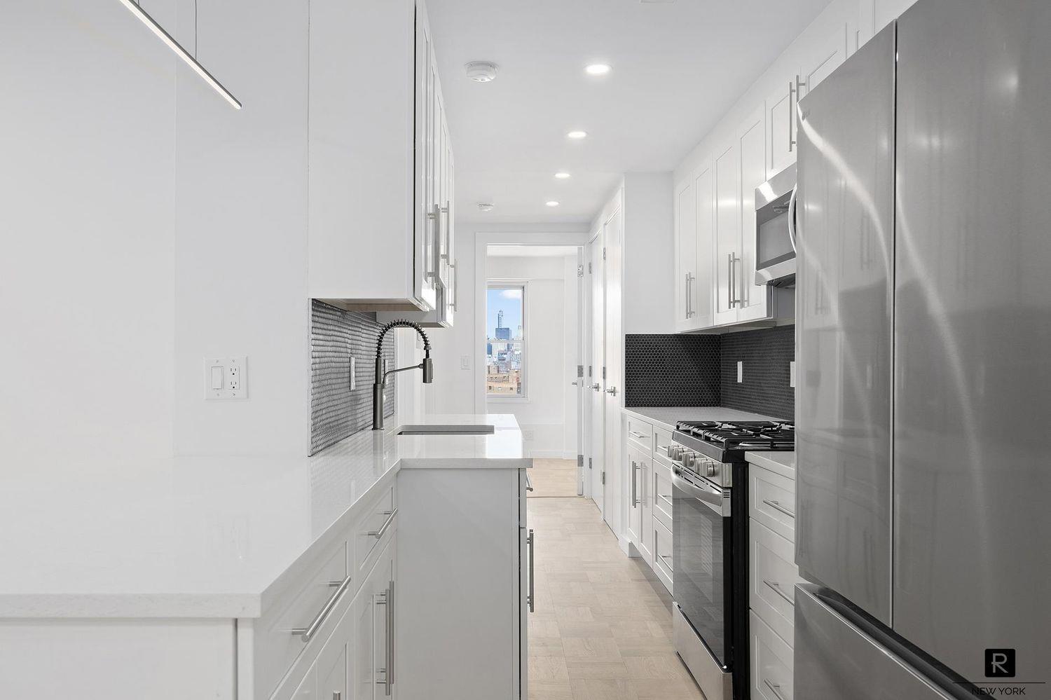 477 FDR Drive Unit M-1602, Manhattan NY 10002
