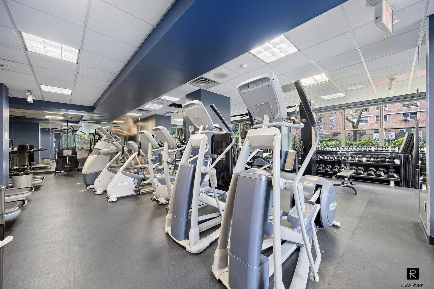477 FDR Drive Unit M-1602, Manhattan NY 10002