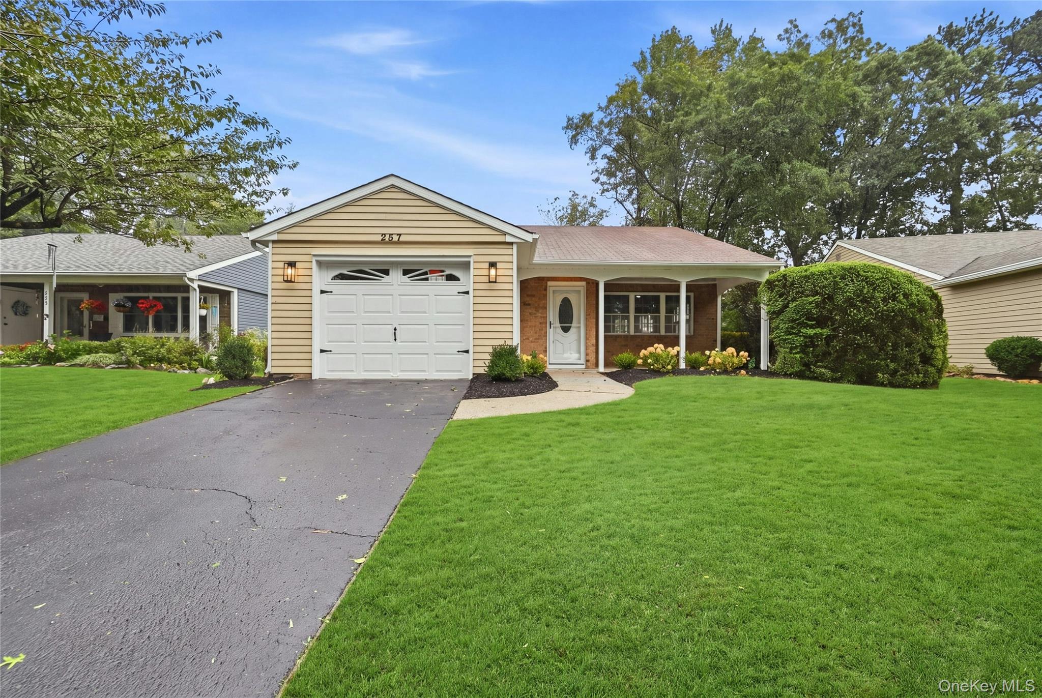 257 Edinburgh Drive, Ridge NY 11961