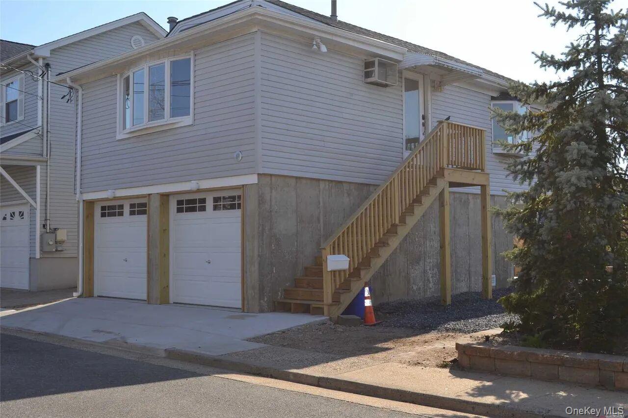 172 Sportsmans Avenue, Freeport NY 11520