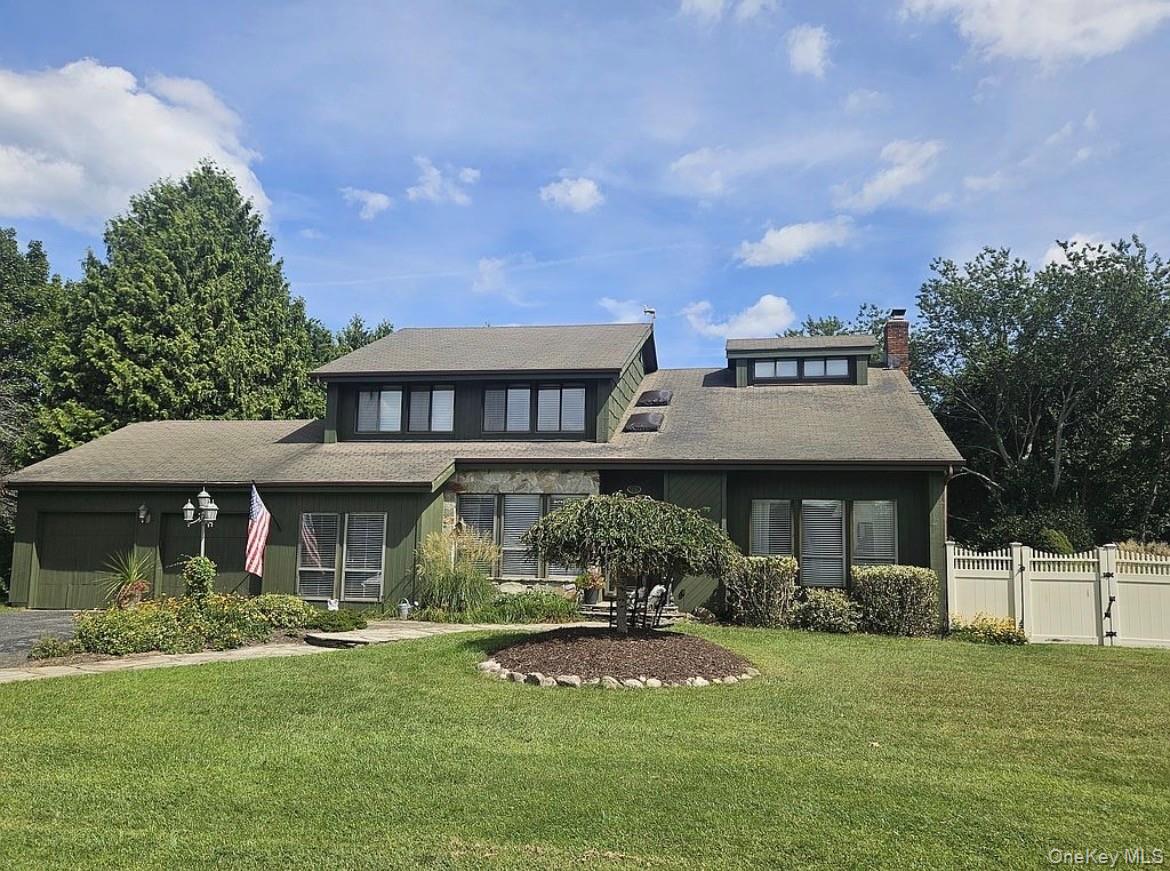 15 Vineyard Way, Mount Sinai NY 11766