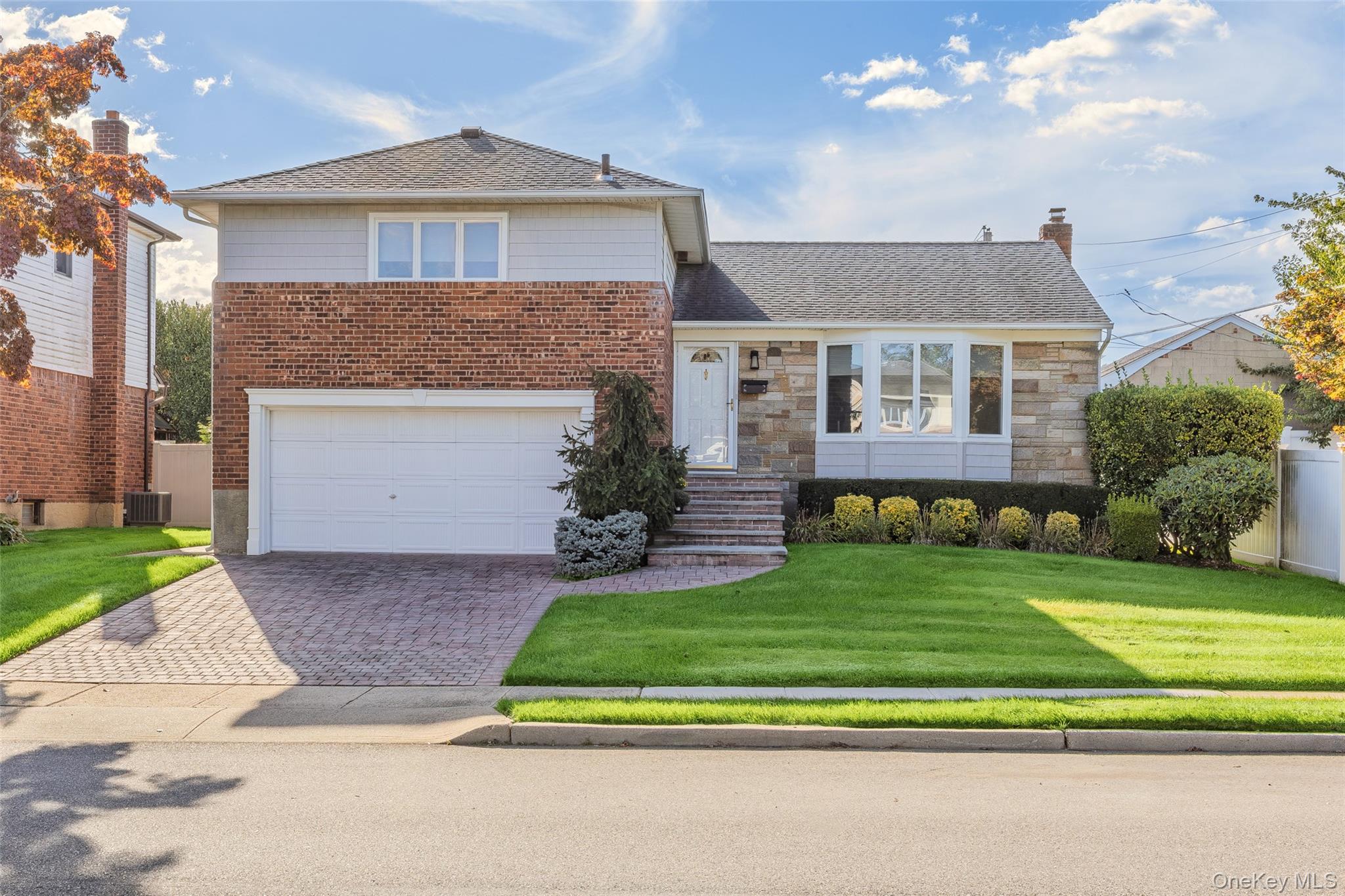 39 Stauber Drive, Plainview NY 11803