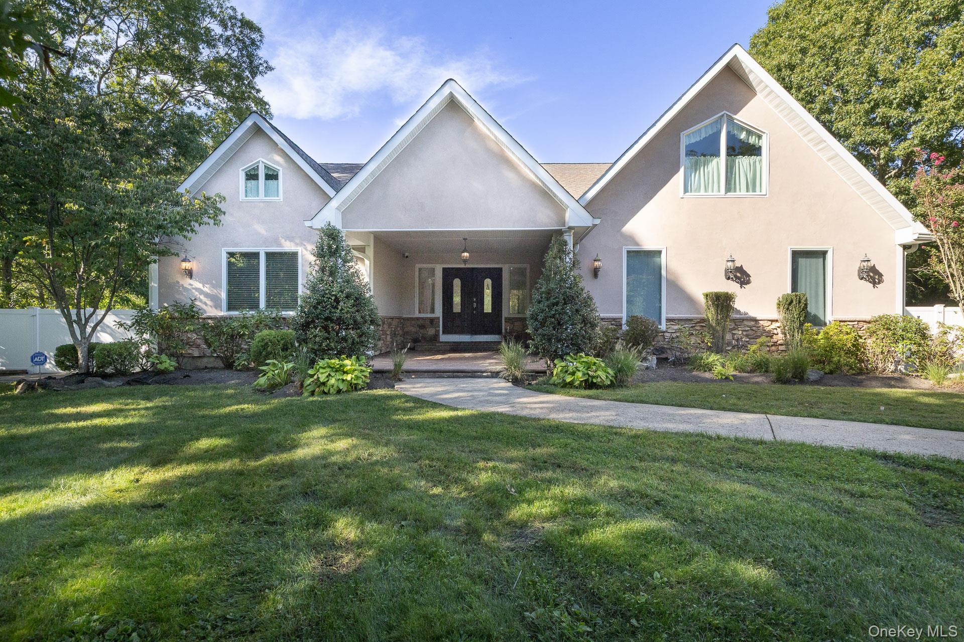 37 W Woodside Avenue, Patchogue NY 11772