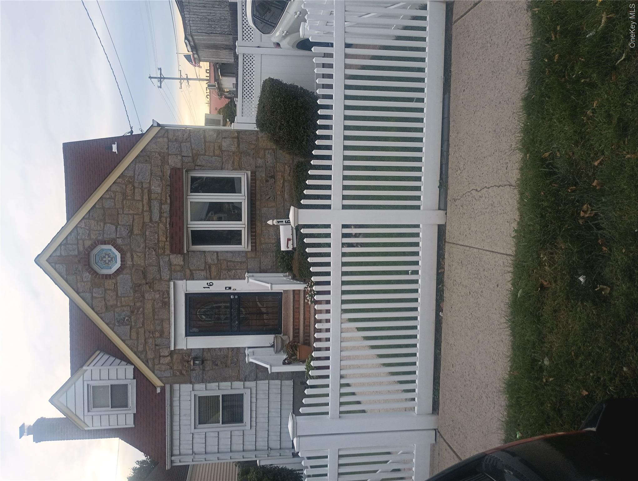 16 Stone Street, Elmont NY 11003