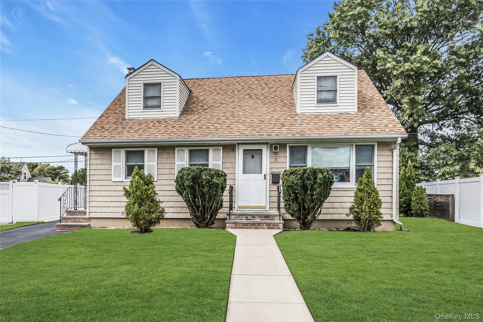 5 Plover Lane, Hicksville NY 11801
