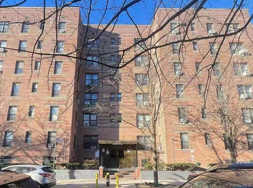 88-30 182nd Street Unit 3G, Hollis NY 11423