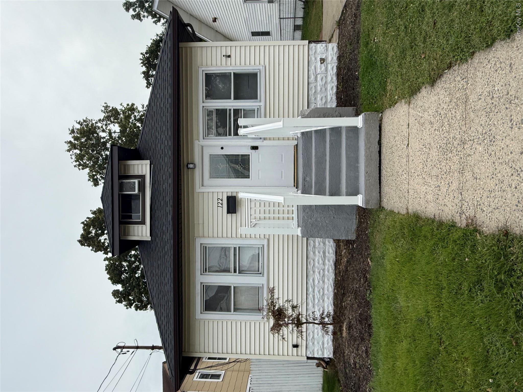 122 Dehnhoff Avenue, Freeport NY 11520