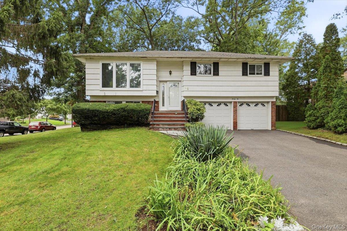 22 cedar Street, Syosset NY 11791